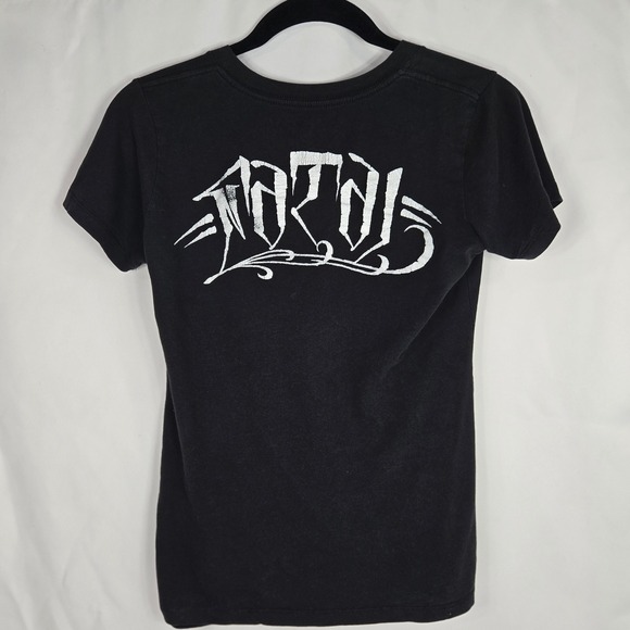 Fatal Crew Skull Graphic Tee V‎ Neck Short Sleeve T-Shirt Black Medium 2004 VTG - Picture 6 of 11